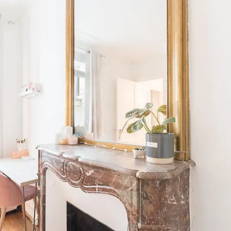 Parisian 2bd For 4 باريس