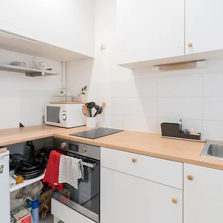 Parisian 2bd For 4 شقة